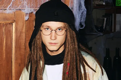 «В меня бросали перчатки»: сын Децла признался, что фанаты Тимати подвергали его буллингу в школе «В меня бросали перчатки»: сын Децла признался, что фанаты Тимати подвергали его буллингу в школе