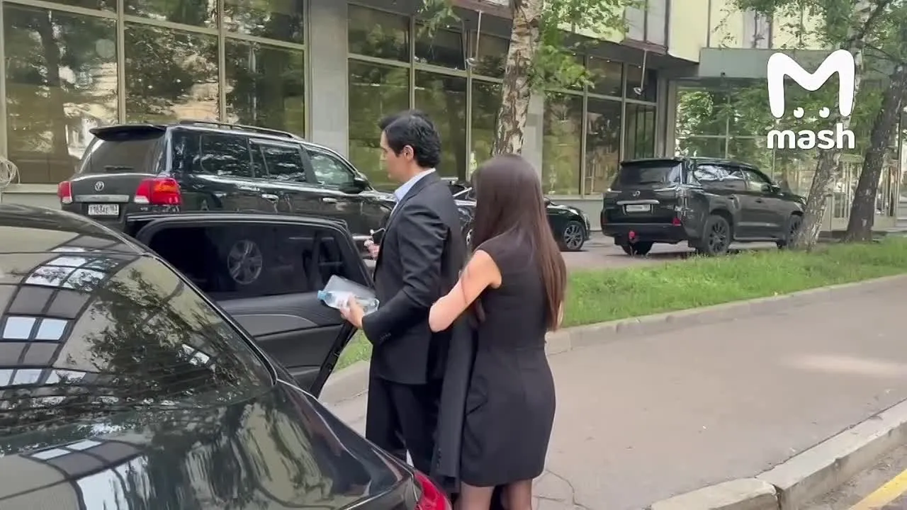 Нажми и смотри