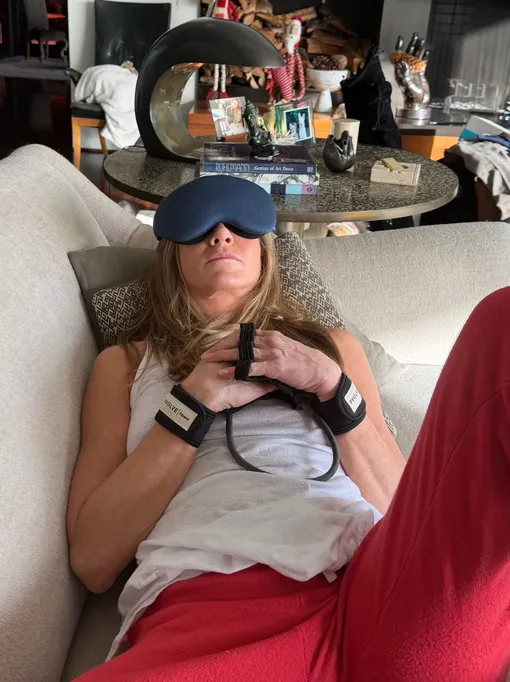 Дженнифер Энистон в домашней обстановке