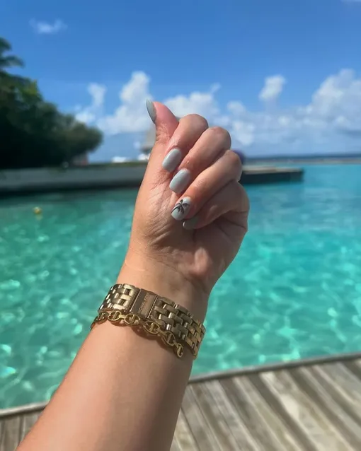 пляжный летний маникюр 2025 пляжный летний маникюр 2025