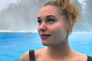 «Кристина, это уже похоже на отчаяние!»: бегущая в бикини на улице Асмус ошеломила блогеров