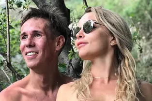 Алексей Панин показал «голую фотосессию» со своей новой девушкой в Крыму Алексей Панин показал «голую фотосессию» со своей новой девушкой в Крыму