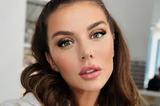 «Самая страстная из "ВИА Гры"»: Анна Седокова в бикини снялась на пляже в Майами «Самая страстная из "ВИА Гры"»: Анна Седокова в бикини снялась на пляже в Майами