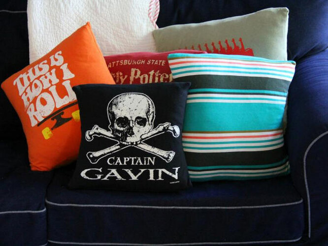 Decorative cushions from old T-shirts