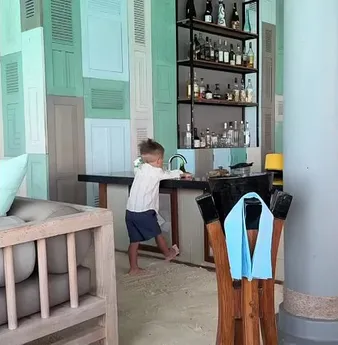 Нажми и смотри