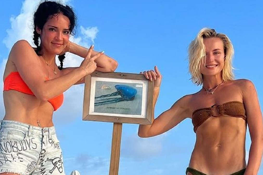 Әкесі, анасы және қызы онлайн секс