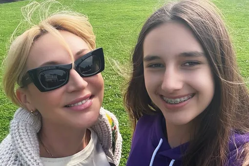 «Не нацелуются»: Кристина Орбакайте показала мужа с дочерью в Майами «Не нацелуются»: Кристина Орбакайте показала мужа с дочерью в Майами