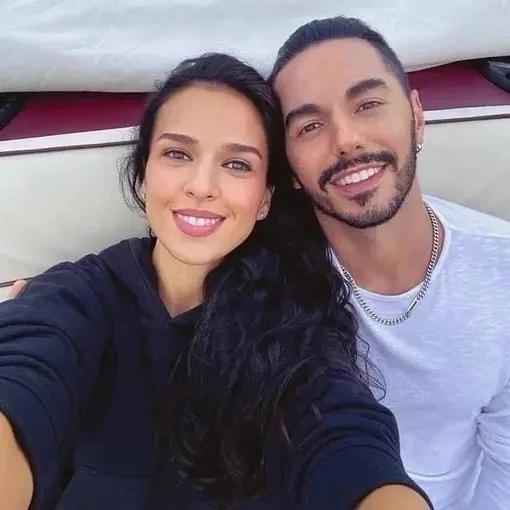 Анна Девочкина и Тимур Родригез развелись