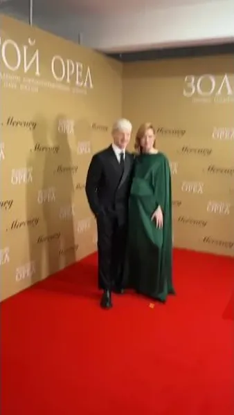 Нажми и смотри