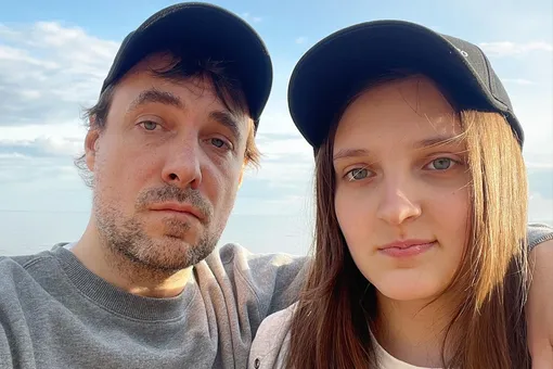 «Совпадение? Не думаю!»: Евгений Цыганов показал редкое фото с дочерью Софьей в день ее 17-летия «Совпадение? Не думаю!»: Евгений Цыганов показал редкое фото с дочерью Софьей в день ее 17-летия