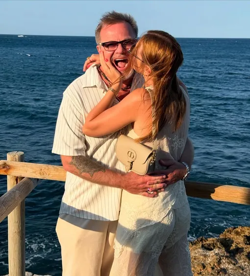 Наталья Подольская поцеловала Владимира Преснякова