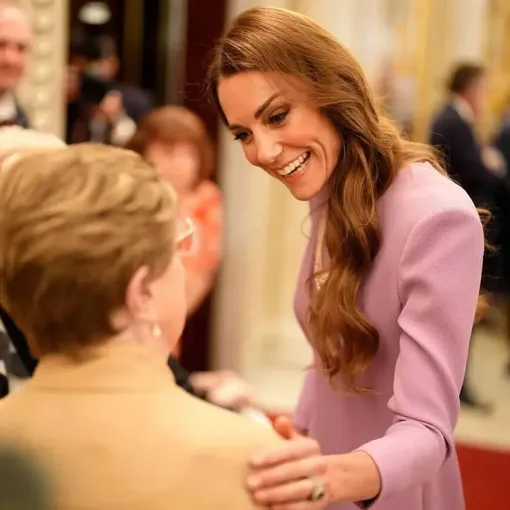 Принцесса Уэльская выбрала лиловое платье по важному поводу