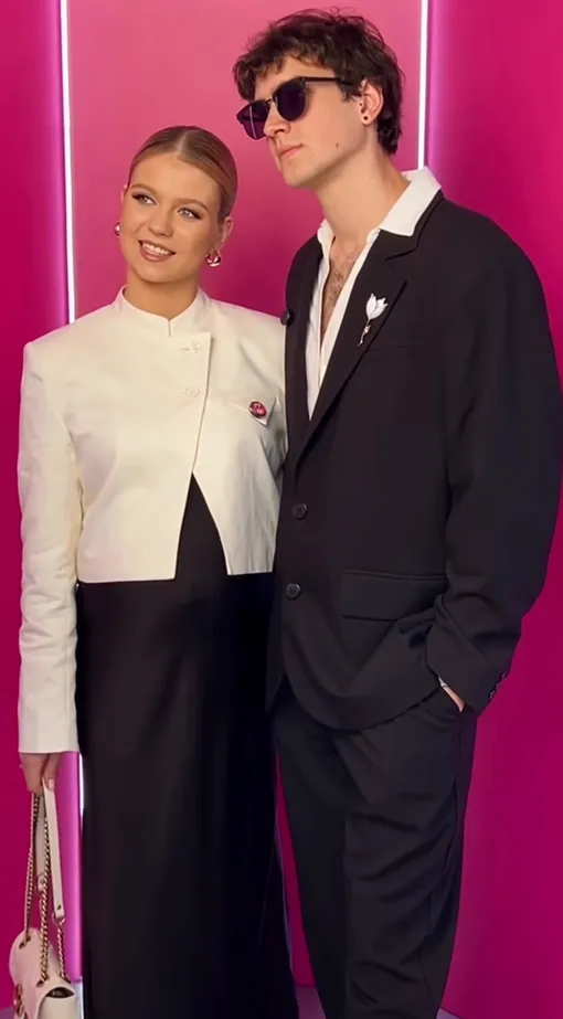 Александра и Игнат появились на мероприятии в парных образах