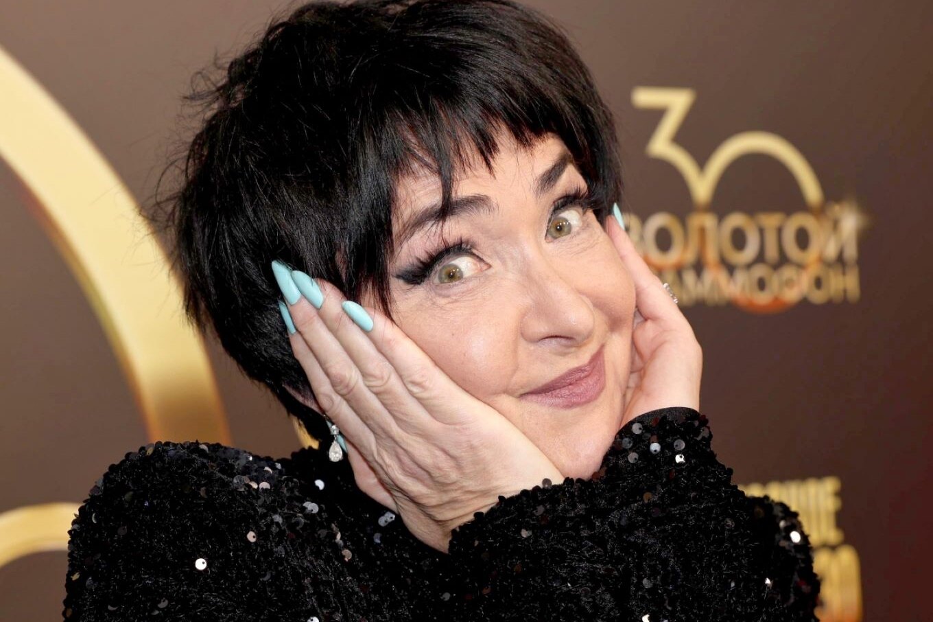 «Я не обижусь, потратьте деньги на себя и семью»: Лолита в день рождения запретила друзьям делать ей подарки