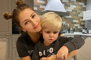 «Мой сладкий котеночек»: Анна Михайловская рассказала о нелюбви сына к селфи «Мой сладкий котеночек»: Анна Михайловская рассказала о нелюбви сына к селфи