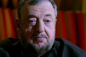 Режиссер фильма «Остров» Павел Лунгин перенес операцию на глазах Режиссер фильма «Остров» Павел Лунгин перенес операцию на глазах