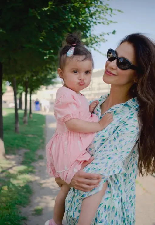 Равшана Куркова с дочерью Равшана Куркова с дочерью