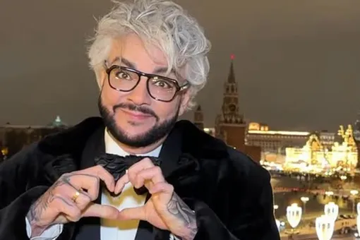 Увидел фото покойного отца: Филипп Киркоров расплакался на первом сольном концерте долгого после перерыва Увидел фото покойного отца: Филипп Киркоров расплакался на первом сольном концерте долгого после перерыва