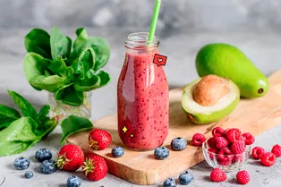 Не спеши закрашивать: эти летние продукты помогут тебе медленнее седеть Не спеши закрашивать: эти летние продукты помогут тебе медленнее седеть
