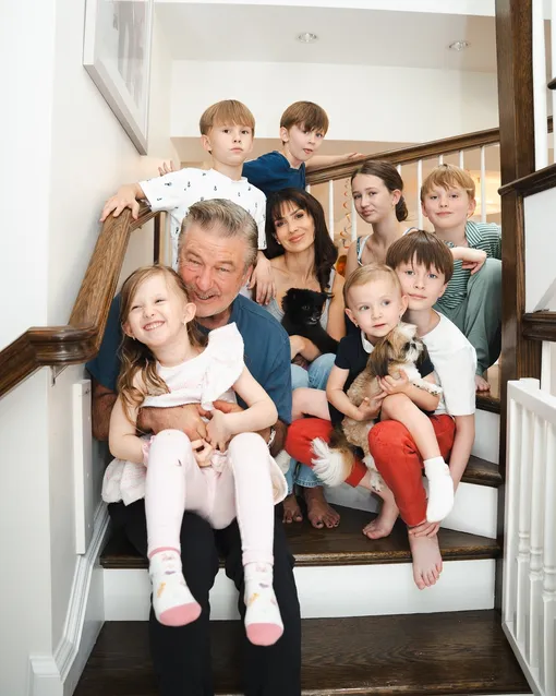 У Алека и Хиларии Болдуинов три дочери и четыре сына