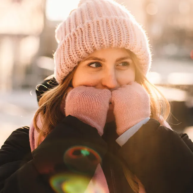 От утепления до диеты: лучшие лайфхаки по зимнему уходу за руками и ногами