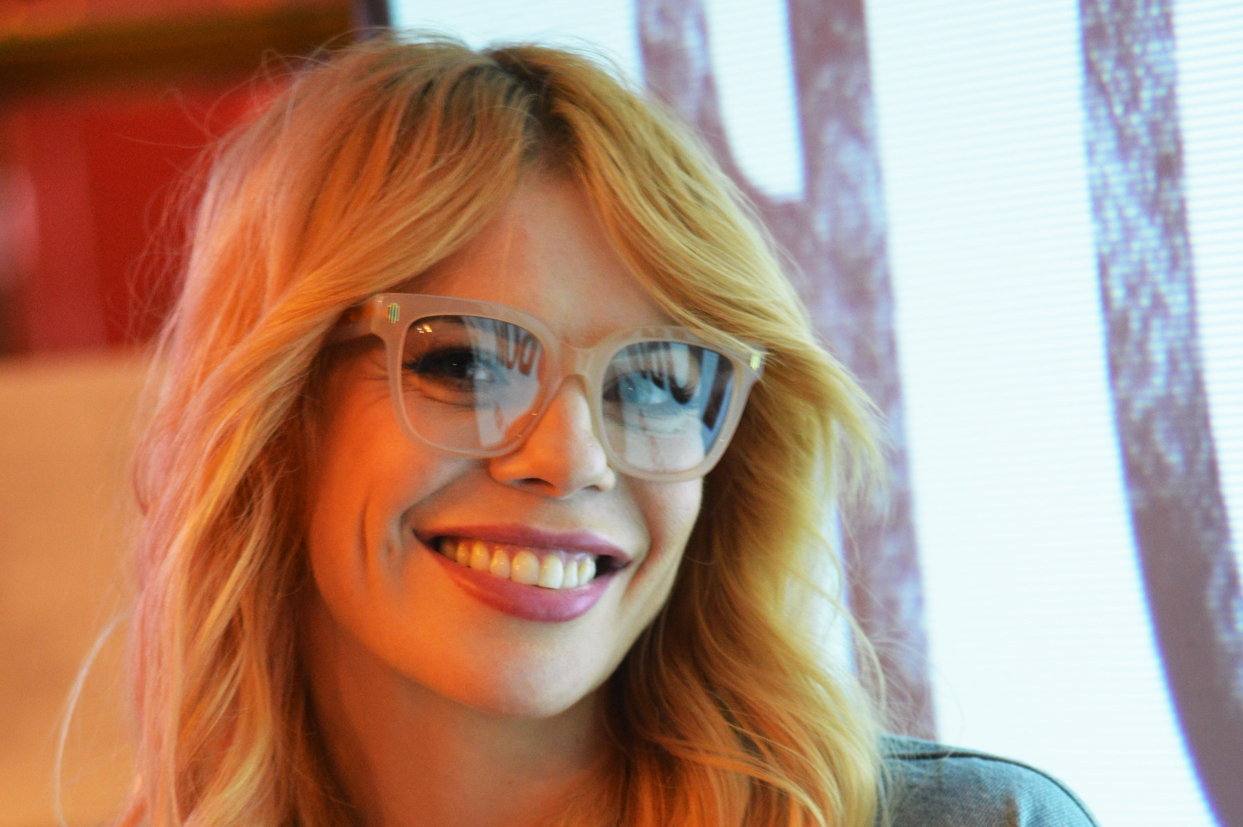 Шұлықтағы үлкен жамбас порно