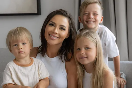 Дочь беременной Лерчек разрыдалась на гендер-пати, узнав пол будущего ребенка — 8 фото Дочь беременной Лерчек разрыдалась на гендер-пати, узнав пол будущего ребенка — 8 фото