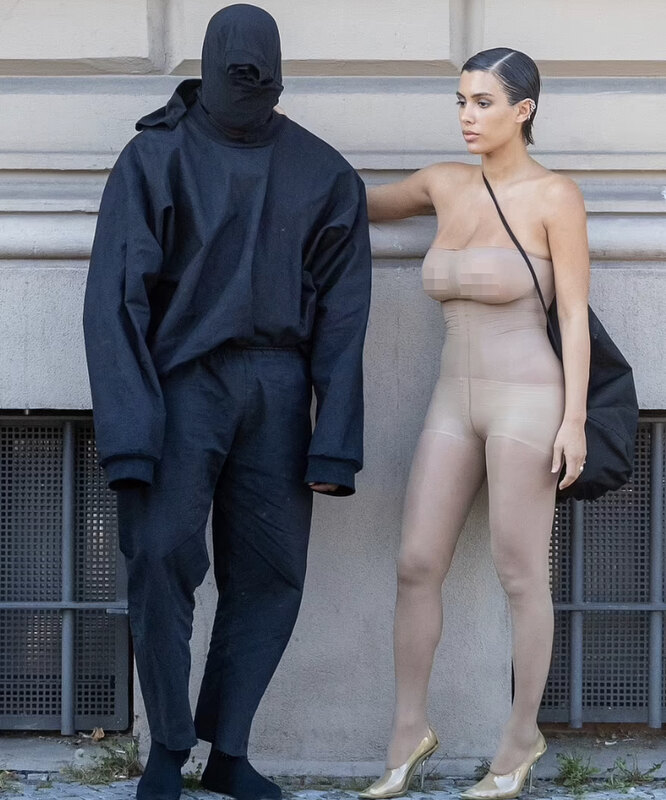 Канье Уэст и его жена в неприличной одежде появились в Берлине