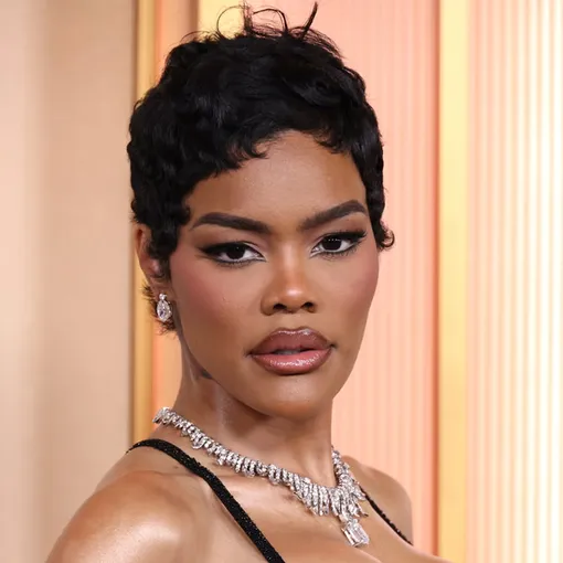 С высокими бровями, как у Тейяны Тейлор, твое лицо точно будет выразительным, а взгляд — драматичным