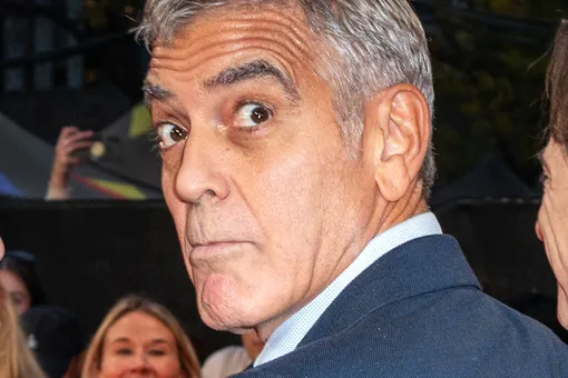 «Я как идиот»: Джордж Клуни пожаловался, что 8-летние двойняшки издеваются над ним «Я как идиот»: Джордж Клуни пожаловался, что 8-летние двойняшки издеваются над ним