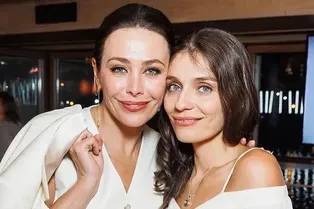 «Хотелось бы девочку»: звезда сериала «Скорая помощь» Екатерина Волкова готовится стать бабушкой в третий раз «Хотелось бы девочку»: звезда сериала «Скорая помощь» Екатерина Волкова готовится стать бабушкой в третий раз