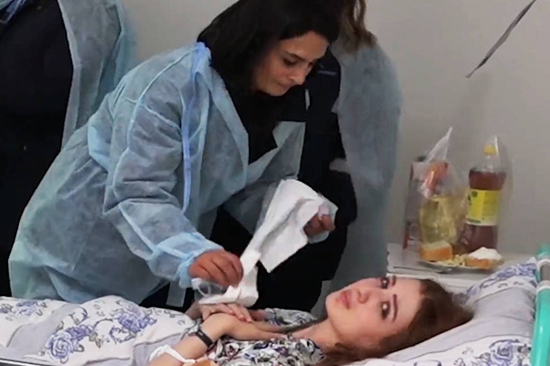 Анасы, баласы және әкесінің порно видеосы Мас орыс қызды үйінде сиқыды