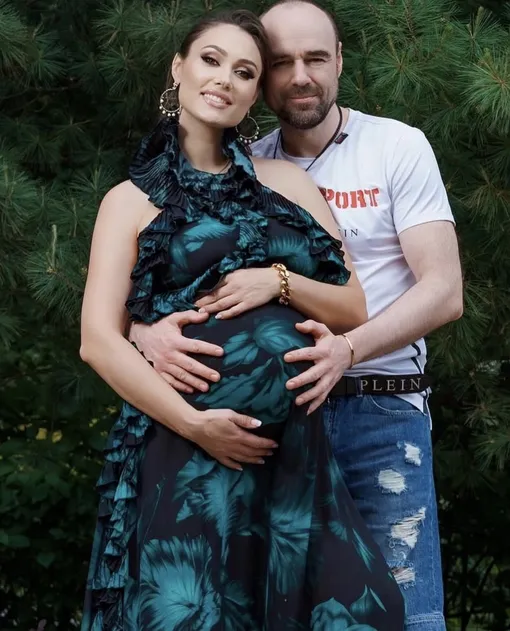 У Елены и Романа Товстиков шестеро общих детей У Елены и Романа Товстиков шестеро общих детей