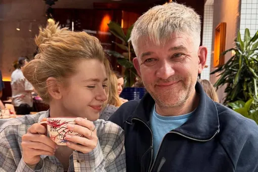 «Мой папа похож на Басту»: Анастасия Уколова появилась в ресторане вместе с близким человеком «Мой папа похож на Басту»: Анастасия Уколова появилась в ресторане вместе с близким человеком