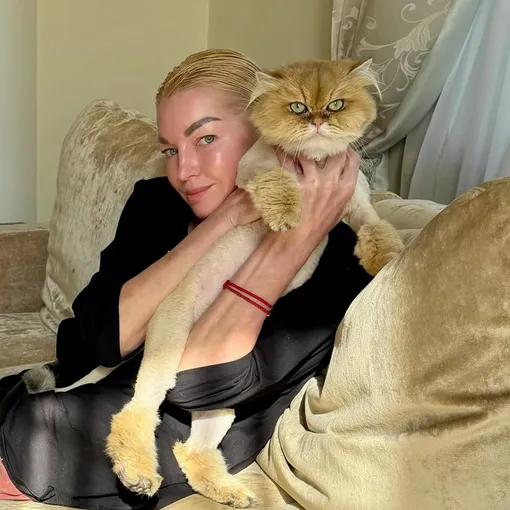 Анастасия Волочкова воссоединилась с котом