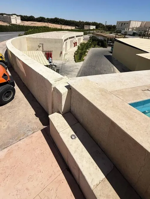 Мальчик рухнул с шестиметровой высоты Мальчик рухнул с шестиметровой высоты