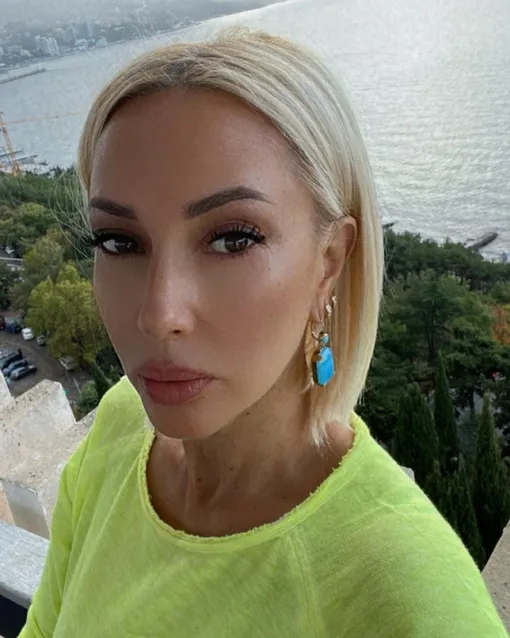 Лера сделала селфи в Ялте Лера сделала селфи в Ялте