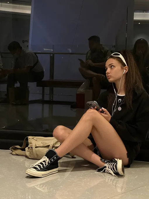 Валя Карнавал решила рассказать о случившемся, чтобы предупредить других девушек Валя Карнавал решила рассказать о случившемся, чтобы предупредить других девушек