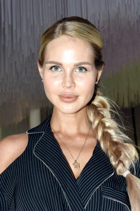 Звезды с тонкими бровями