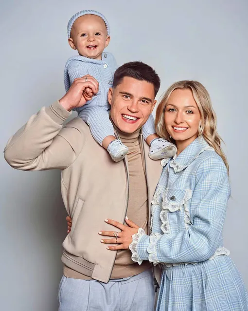 Супруги Никита и Дарья Нагорный с сыном Марком Супруги Никита и Дарья Нагорный с сыном Марком