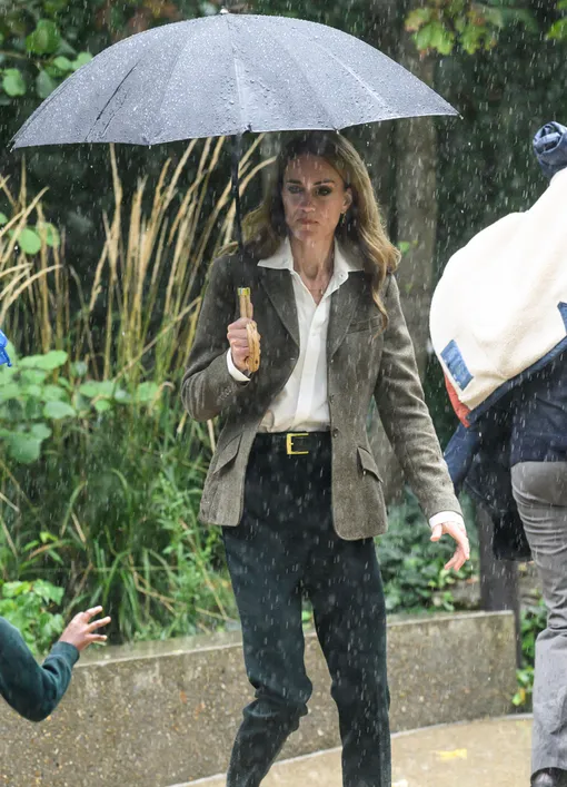 Королевские гости попали под ливень