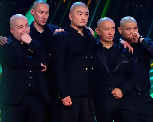 Побрившиеся налысо в финале Анатолий Цой и команда «Астана» заняли второе место