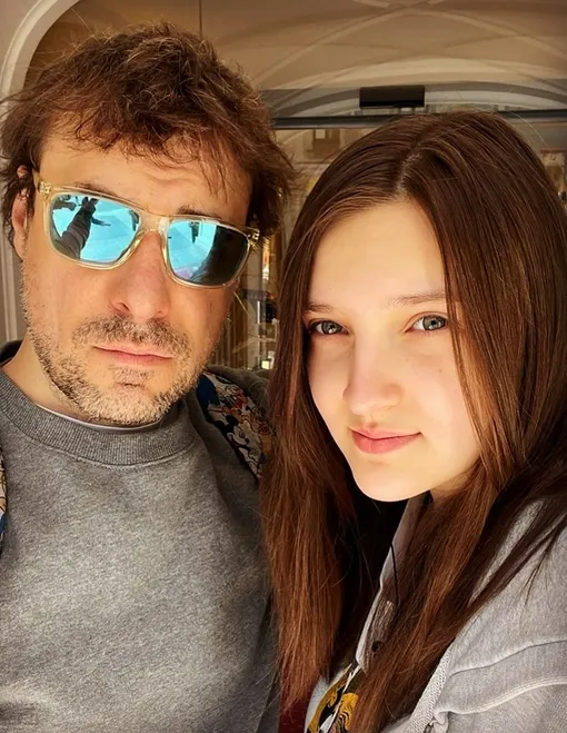 Евгений Цыганов трогательно поздравил дочь с 17-летием Евгений Цыганов трогательно поздравил дочь с 17-летием