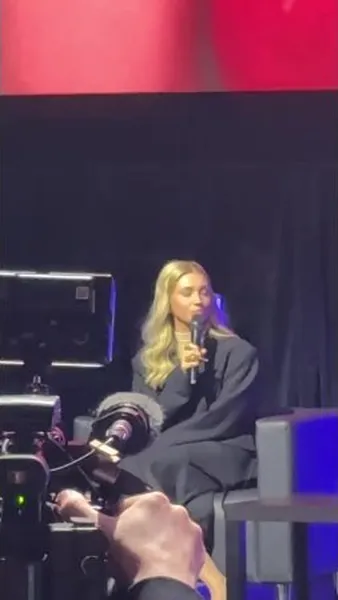 Нажми и смотри