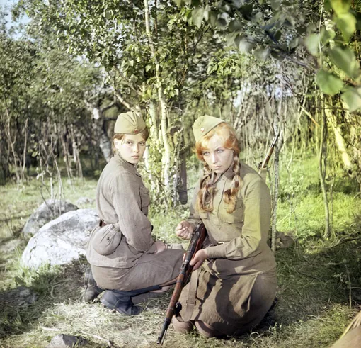 Ирина Шевчук и Ольга Остроумова в фильме «...А зори здесь тихие»