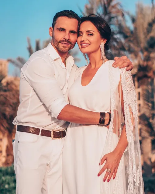 Пятый муж Лолиты с новой девушкой