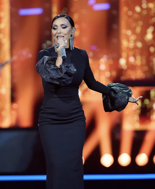 Алсу на юбилейном шоу, посвященном 30-летию «Русского радио», и церемонии вручения премии «Золотой граммофон» Алсу на юбилейном шоу, посвященном 30-летию «Русского радио», и церемонии вручения премии «Золотой граммофон»