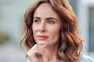 «У меня даже закружилась голова»: Саша Зверева вместе с дочерью прилетела из США в Россию «У меня даже закружилась голова»: Саша Зверева вместе с дочерью прилетела из США в Россию