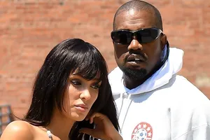 Бьянка Цензори засветила грудь в откровенном боди