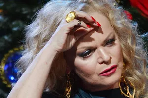 «Понадобилась помощь медиков»: директор Ларисы Долиной признался, почему она не появилась на модном показе в церкви